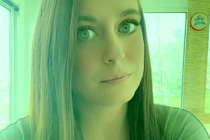 Ellie, 20 — Escort in Fortville, United States