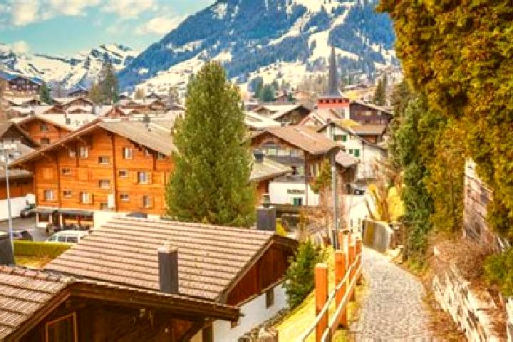 Ellie, 20 — Escort in Gstaad, Switzerland