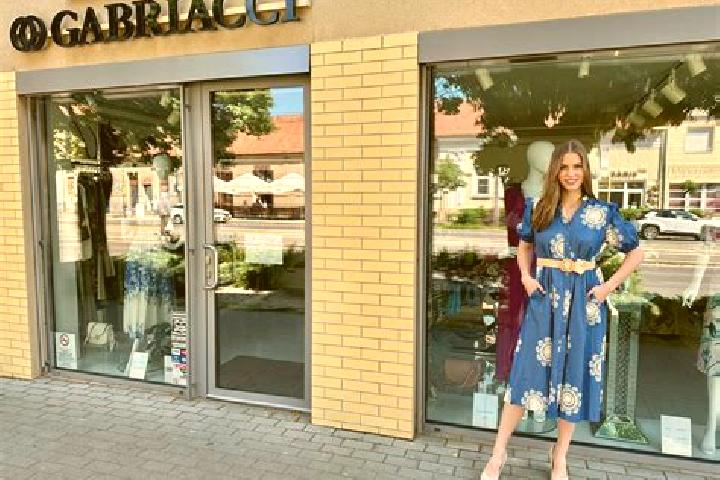 Ellie, 20 — Escort in Lapos, Romania