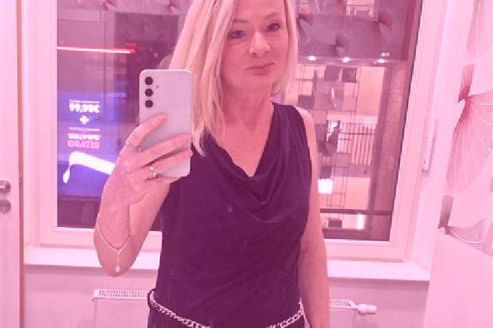 Ellie, 20 — Escort in Lohmen, Germany