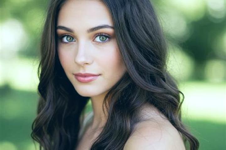 Ellie, 21, a black brown-eyed asian companion based in La Chataigneraie. Offering 69, CIM, Girlfriend Experience. Available for incall and outcall, day and e...