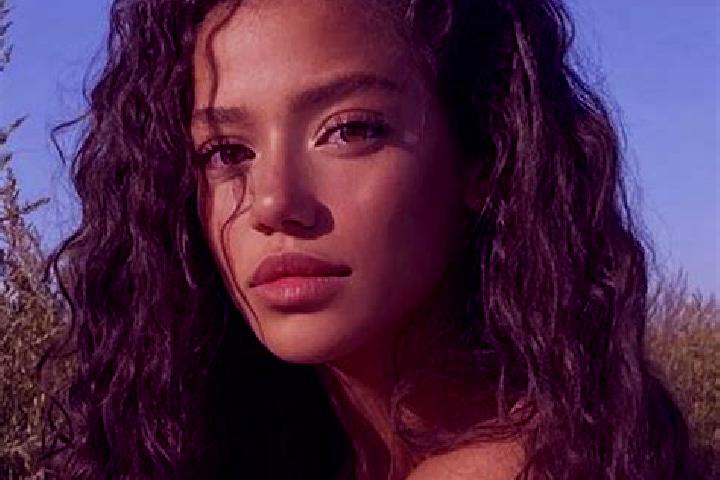 Ellie, 21, a black brown-eyed latina companion based in Sautron. Offering OWO, Deep French Kissing, GFE, Overnight, CIM. Available for incall and outcall, da...
