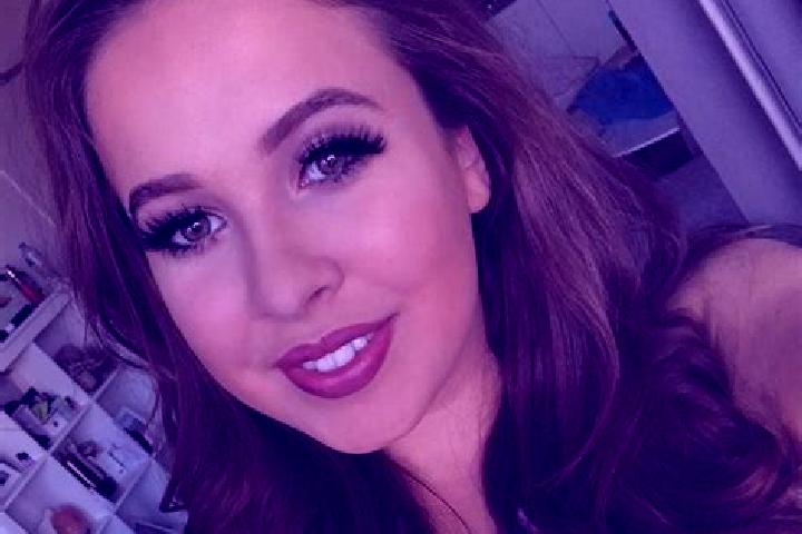 Ellie, 21, a black brown-eyed mixed companion based in Mevergnies. Offering Duos, Dinner Date, A-Level, Roleplay. Available for incall and outcall, day and e...