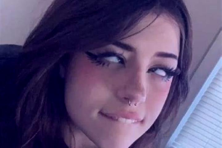 Ellie, 21, a black brown-eyed slavic companion based in Daman. Offering OWO, Party Girl. Available for incall and outcall, day and evening dates.
