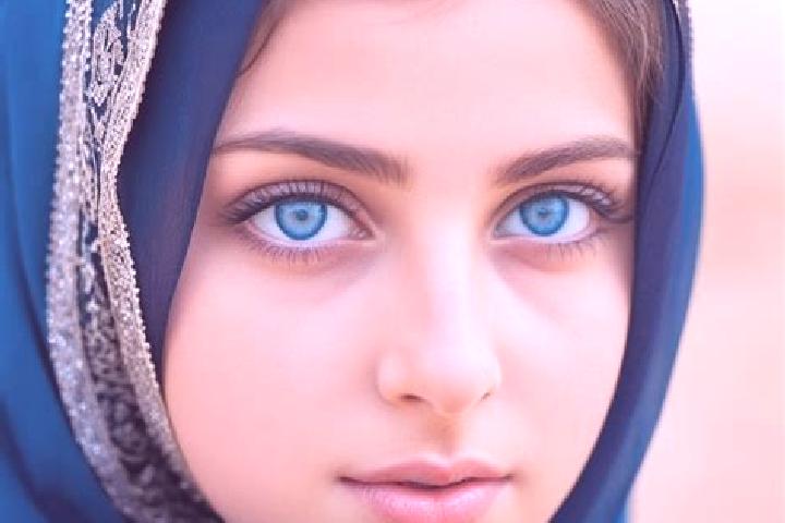 Ellie, 21, a blonde amber-eyed middle eastern companion based in Fundres. Offering Prostate Massage, CIM. Available for incall and outcall, overnight booking...