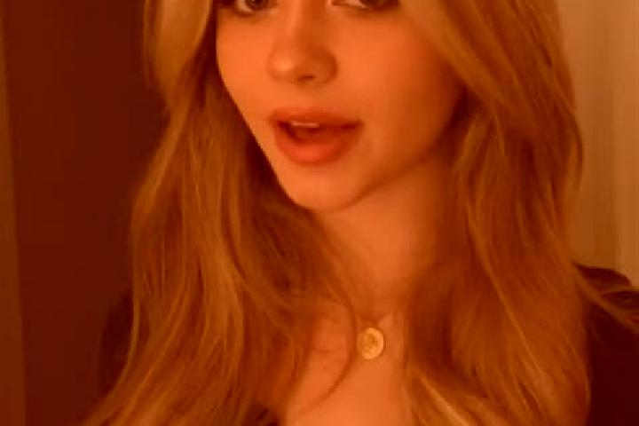 Ellie, 21, a blonde hazel-eyed caucasian companion based in Sanguinet. Offering Striptease, Party Girl, Erotic Massage, Dinner Date, GFE. Available for incal...