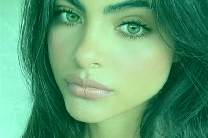 Ellie, 21, a brunette amber-eyed indian companion based in Naiola. Offering Domination, Massage, Overnight. Available for incall and outcall, overnight booki...