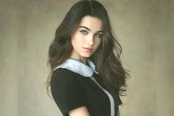 Ellie, 21, a brunette hazel-eyed slavic companion based in Melbourne Village. Offering Striptease, Massage, Roleplay, Prostate Massage, BDSM. Available for i...