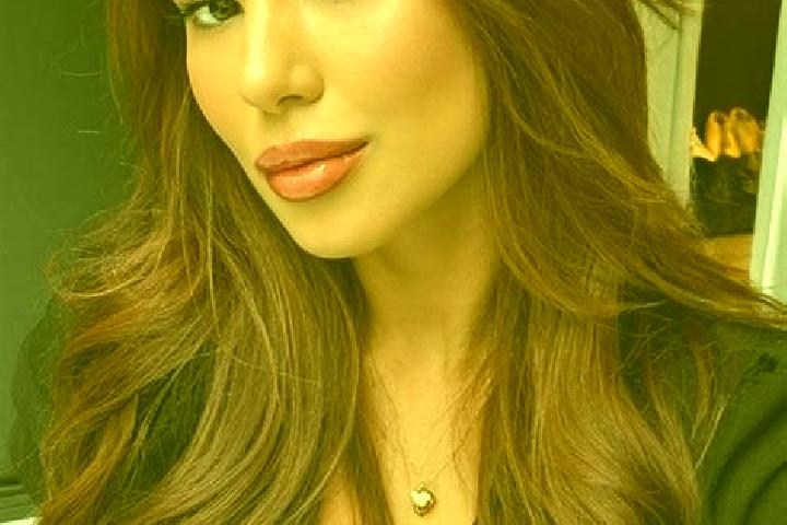 Ellie, 21, a chestnut brown-eyed latina companion based in Hosangadi. Offering Couples, BDSM, Deep French Kissing, Erotic Massage. Available for incall and o...