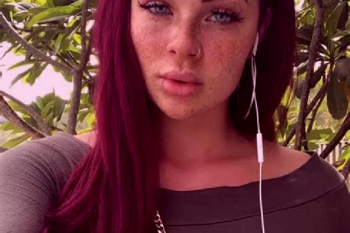 Ellie, 21, a chestnut green-eyed slavic companion based in Calzada de Valdunciel. Offering Travel Companion, Domination, 69. Available for incall and outcall...