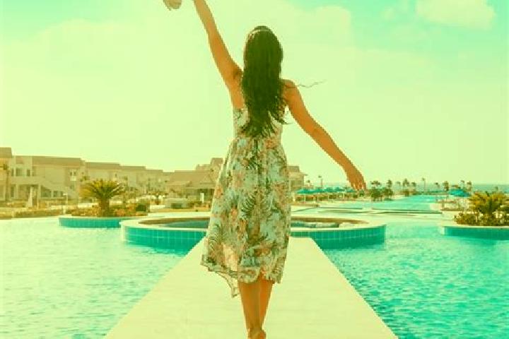 Ellie, 21 — Escort in Al Ayn as Sukhnah, Egypt