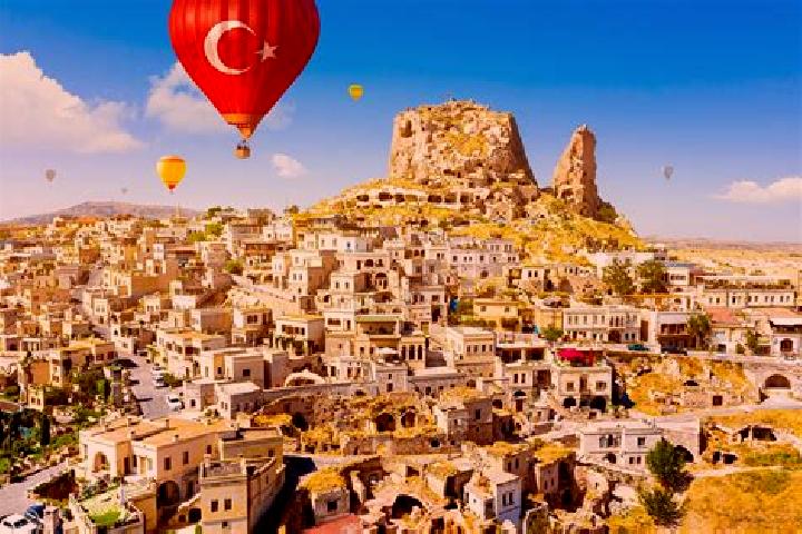 Ellie, 21 — Escort in Asagi Karafakili, Turkey