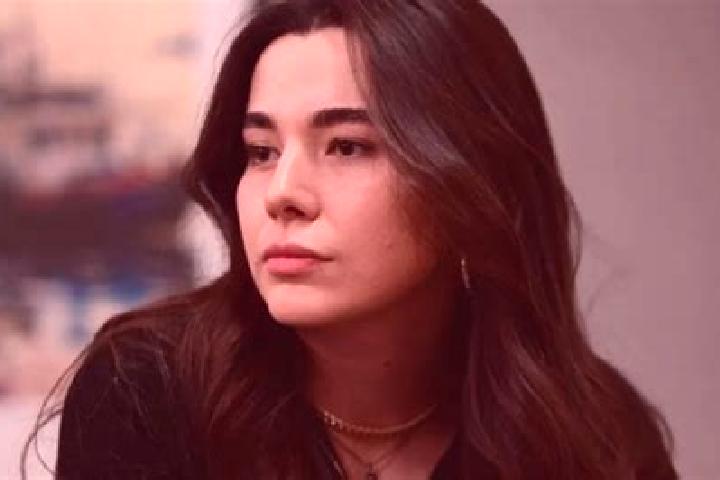 Ellie, 21 — Escort in Asagi Oylum, Turkey