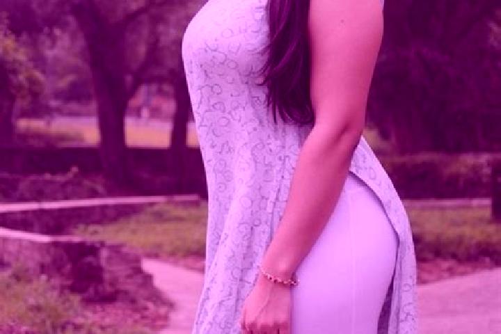 Ellie, 21 — Escort in Churi, India