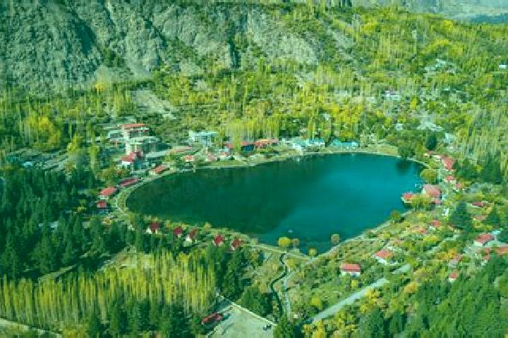 Ellie, 21 — Escort in Kandiari, Pakistan