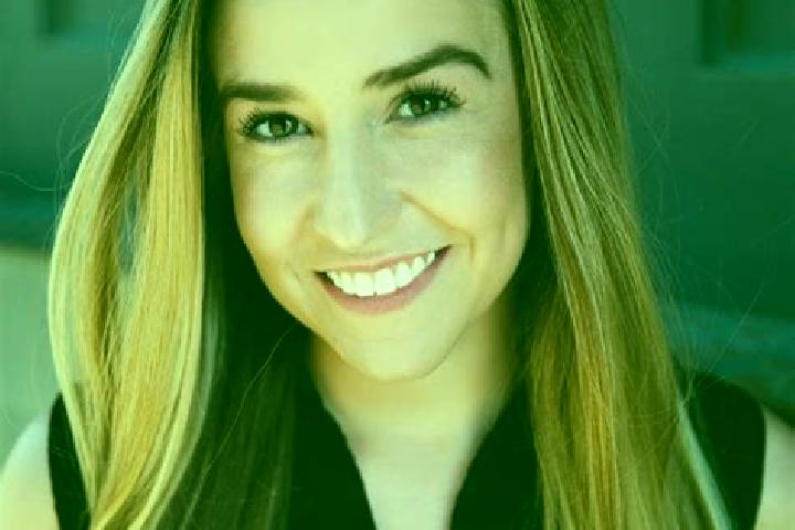 Ellie, 21 — Escort in K ult ubani, Georgia