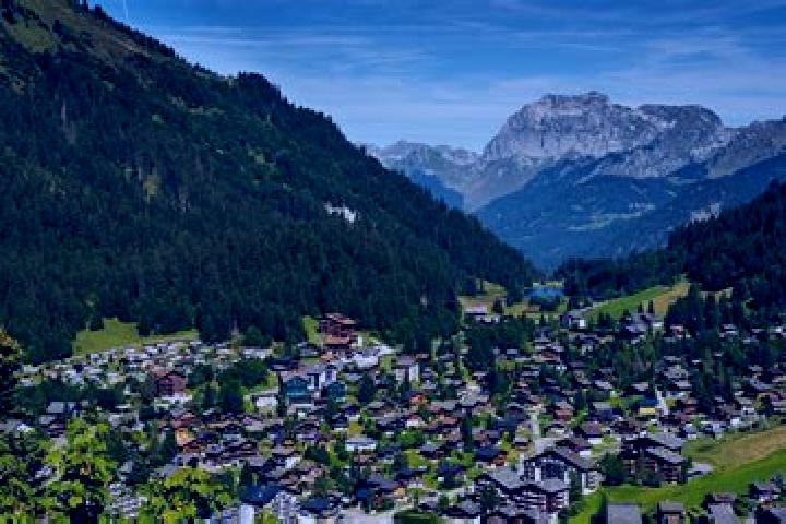 Ellie, 21 — Escort in Morgins, Switzerland