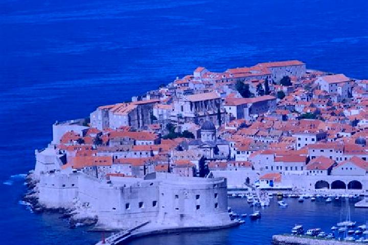 Ellie, 21 — Escort in Murine, Croatia