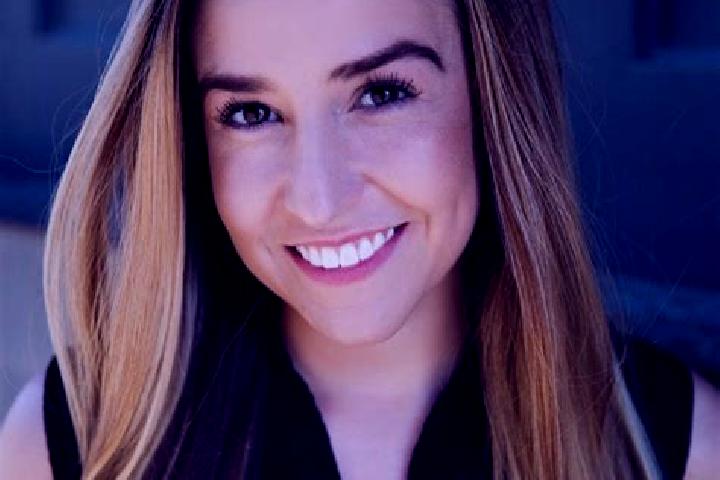 Ellie, 21 — Escort in Narkevychi, Ukraine