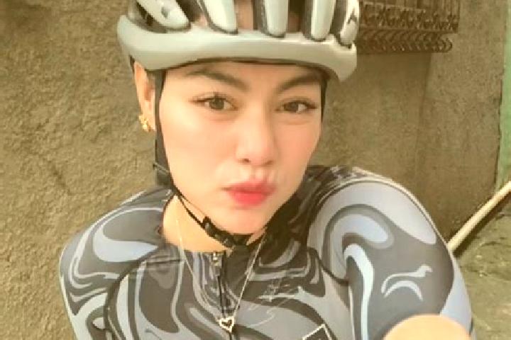 Ellie, 21 — Escort in Parang, Philippines