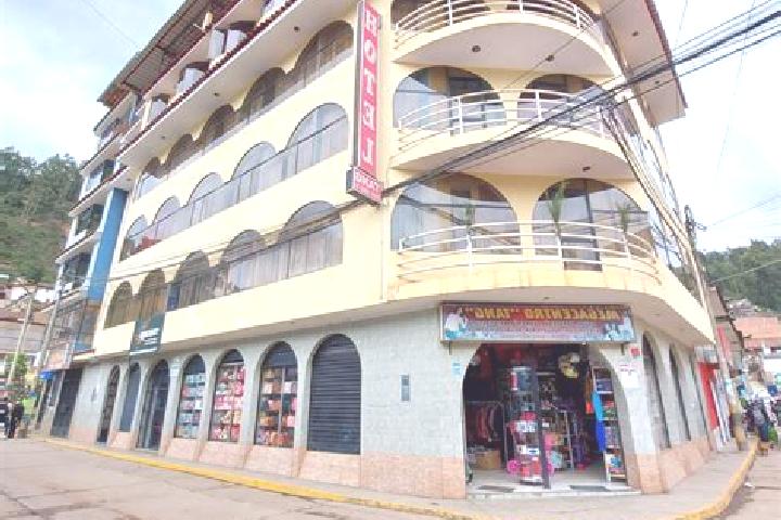 Ellie, 21 — Escort in Pomachaca, Peru