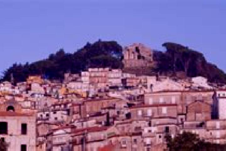 Ellie, 21 — Escort in San Giorgio Morgeto, Italy