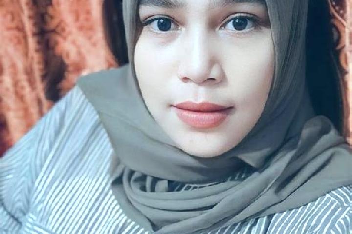 Ellie, 21 — Escort in Sigli, Indonesia