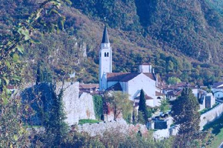 Ellie, 21 — Escort in Venzone, Italy