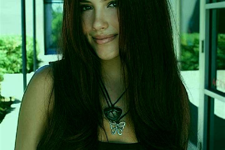 Ellie, 22, a auburn dark-eyed caribbean companion based in Kobersdorf. Offering BDSM, Erotic Massage, Fetish. Available for incall and outcall, overnight boo...