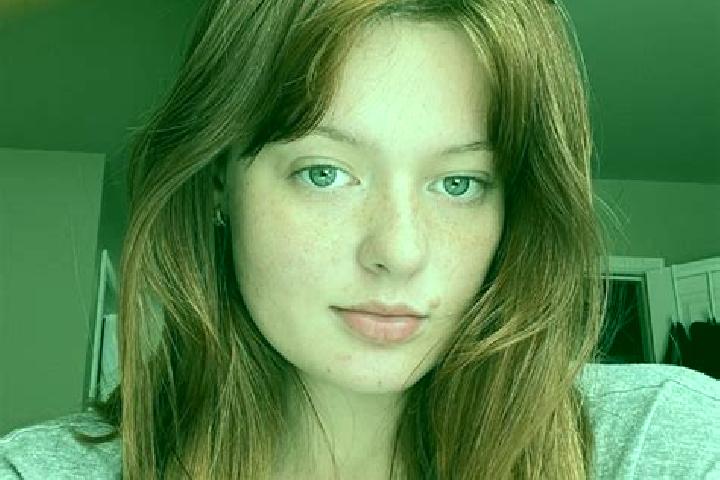 Ellie, 22, a auburn grey-eyed european companion based in Azzaba. Offering OWO, Overnight, A-Level. Available for incall and outcall, day and evening dates.