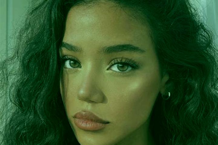Ellie, 22, a black brown-eyed caribbean companion based in Ar Rayayinah. Offering 69, Tantra, Fetish, BDSM, Massage. Available for incall and outcall, day an...
