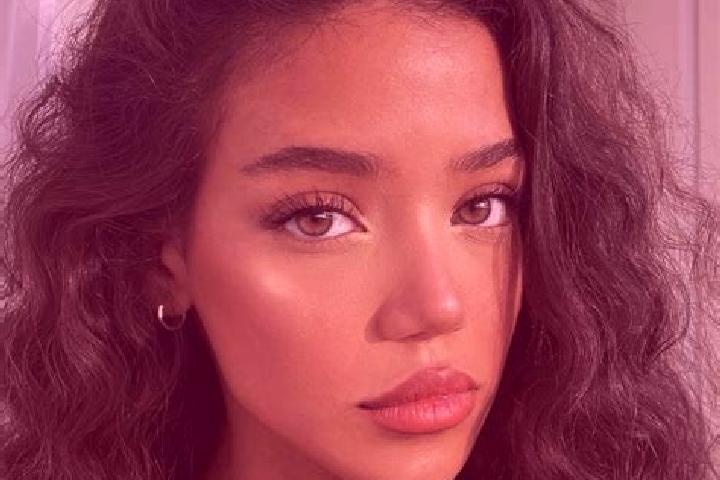 Ellie, 22, a black brown-eyed middle eastern companion based in Loutra Oraias Elenis. Offering BDSM, Roleplay, Travel Companion. Available for incall and out...