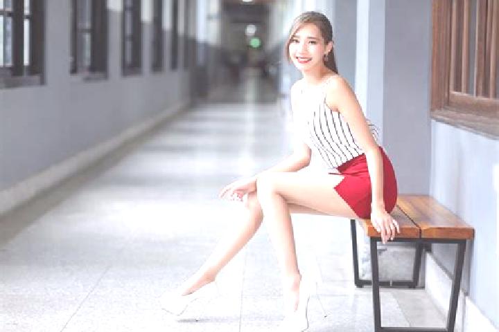 Ellie, 22, a red dark-eyed asian companion based in Pakemitan Dua. Offering Roleplay, Fetish, Travel Companion, BDSM. Available for incall and outcall, day a...