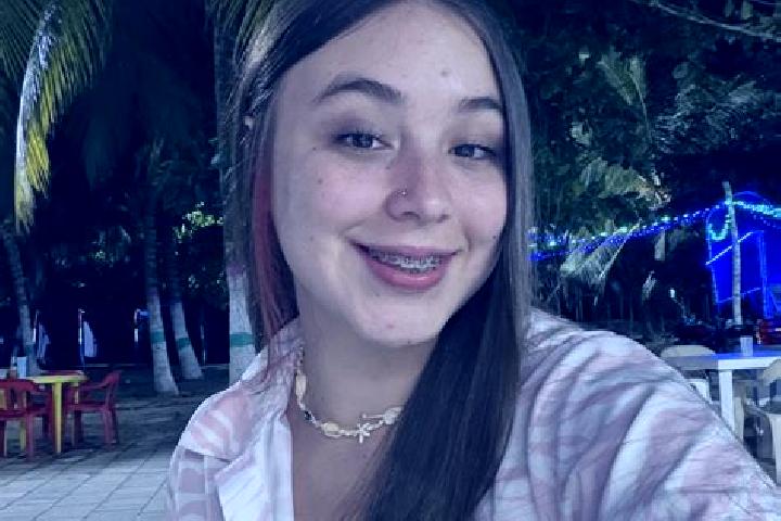 Ellie, 22 — Escort in Aleman, Mexico