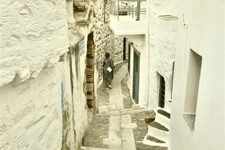 Ellie, 22 — Escort in Ano Syros, Greece