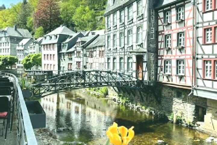 Ellie, 22 — Escort in Bodenbach, Germany