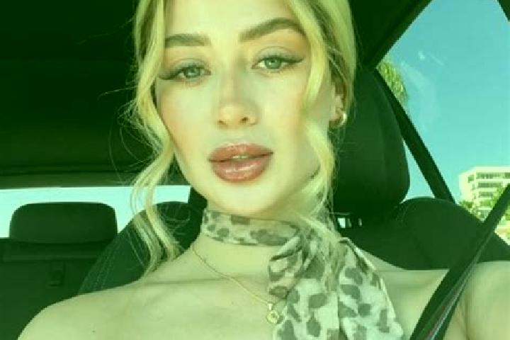 Ellie, 22 — Escort in El Valerio, Mexico
