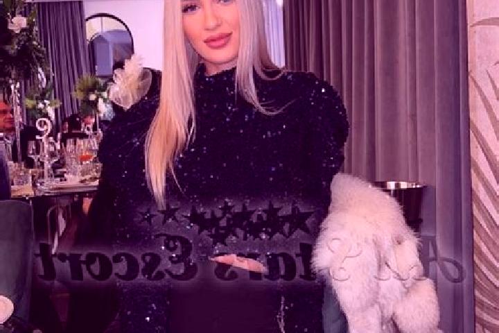 Ellie, 22 — Escort in Kensington Park, United States