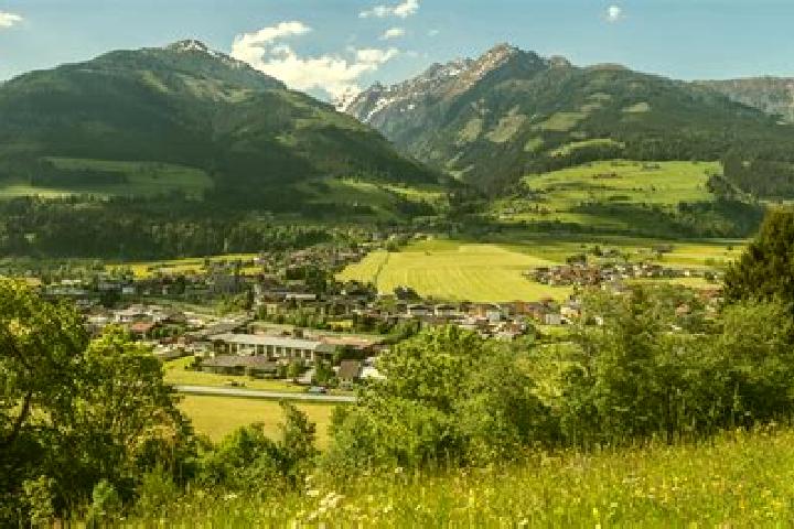 Ellie, 22 — Escort in Niedernsill, Austria
