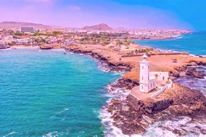 Ellie, 22 — Escort in Palmarejo, Cape Verde