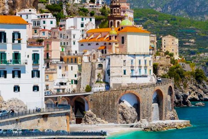 Ellie, 22 — Escort in Piumazzo, Italy