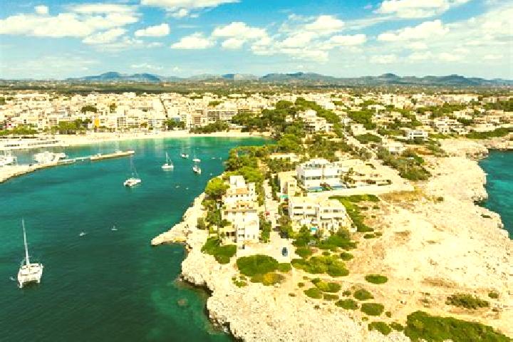 Ellie, 22 — Escort in Porto Cristo, Spain