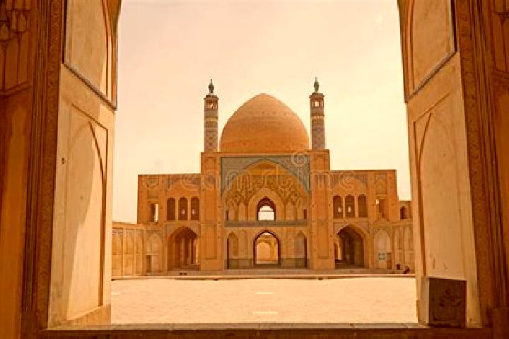 Ellie, 22 — Escort in Ravesht-e Bozorg, Iran