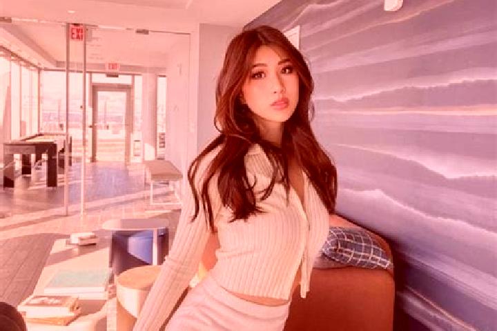 Ellie, 22 — Escort in Washinomiya, Japan