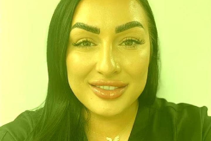 Ellie, 22 — Escort in Wooburn Green, United Kingdom