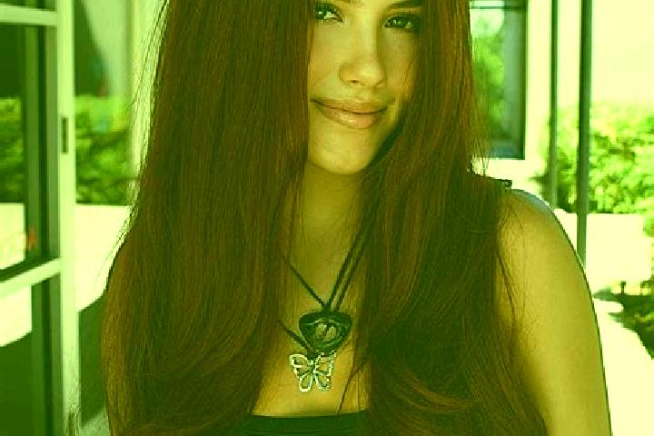 Ellie, 23, a auburn dark-eyed caribbean companion based in Pledo. Offering Couples, BDSM, Dinner Date. Available for incall and outcall, overnight bookings a...