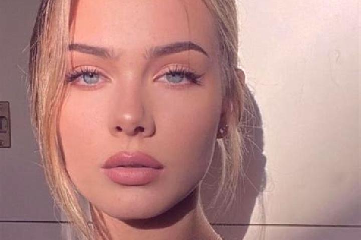 Ellie, 23, a blonde dark-eyed european companion based in Maliutyntsi. Offering GFE, Couples, A-Level. Available for incall and outcall, day and evening dates.
