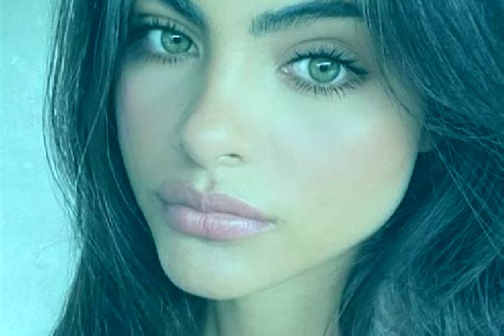 Ellie, 23, a brunette green-eyed middle eastern companion based in Boretice. Offering Duos, Striptease, CIM, Couples, Girlfriend Experience. Available for in...