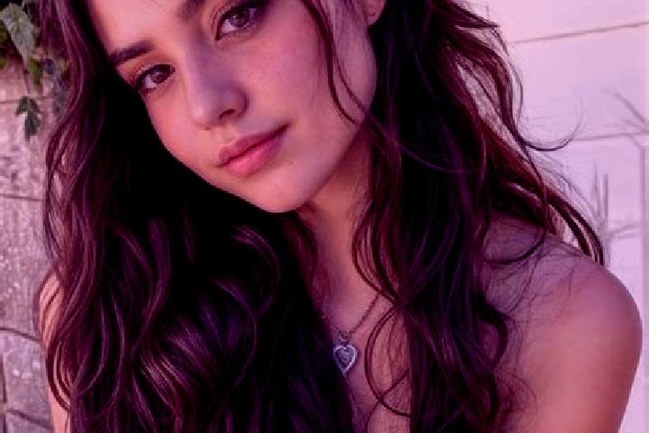 Ellie, 23, a brunette hazel-eyed asian companion based in Tsuruga. Offering Duos, Party Girl, A-Level. Available for incall and outcall, day and evening dates.