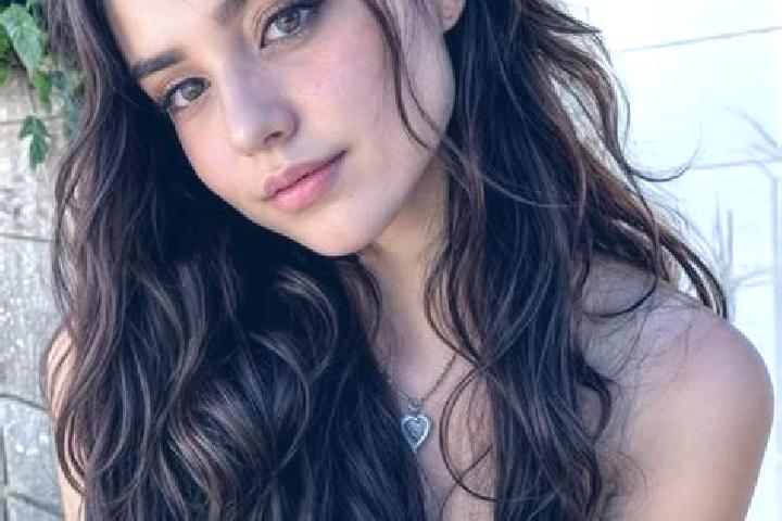 Ellie, 23, a red hazel-eyed asian companion based in Scopello. Offering Massage, Duos, A-Level. Available for incall and outcall, day and evening dates.